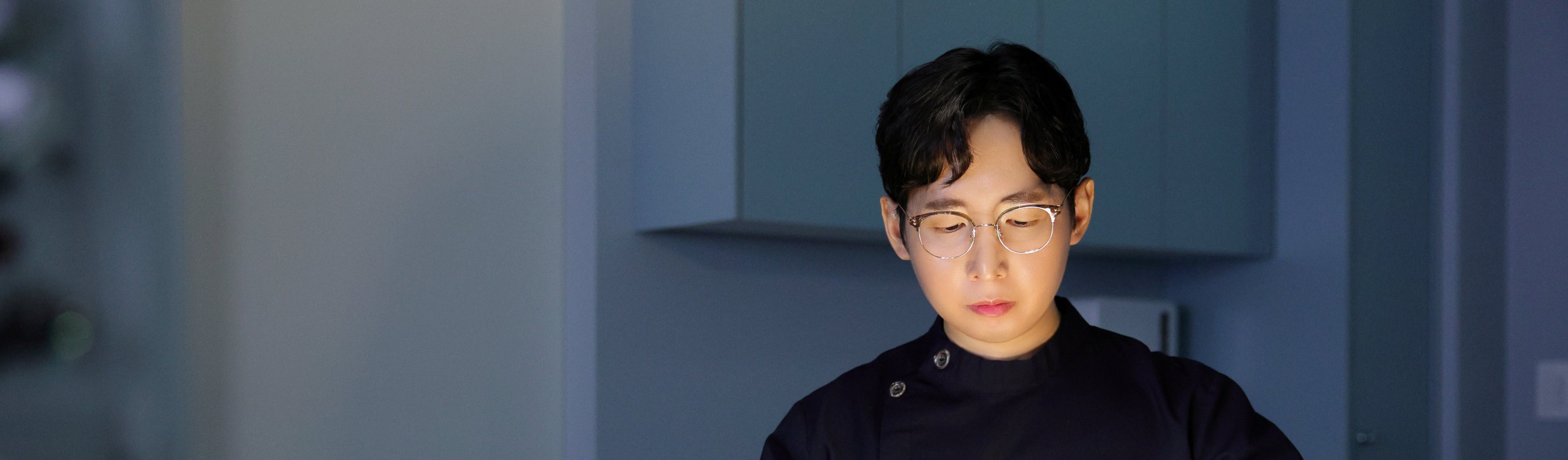 진료 중인 안태훈 대표원장
